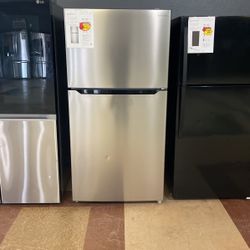 21 Cubic Ft. Top Freezer Refrigerator‼️