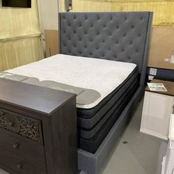 Chantilly Gray Upholstered Queen Bed