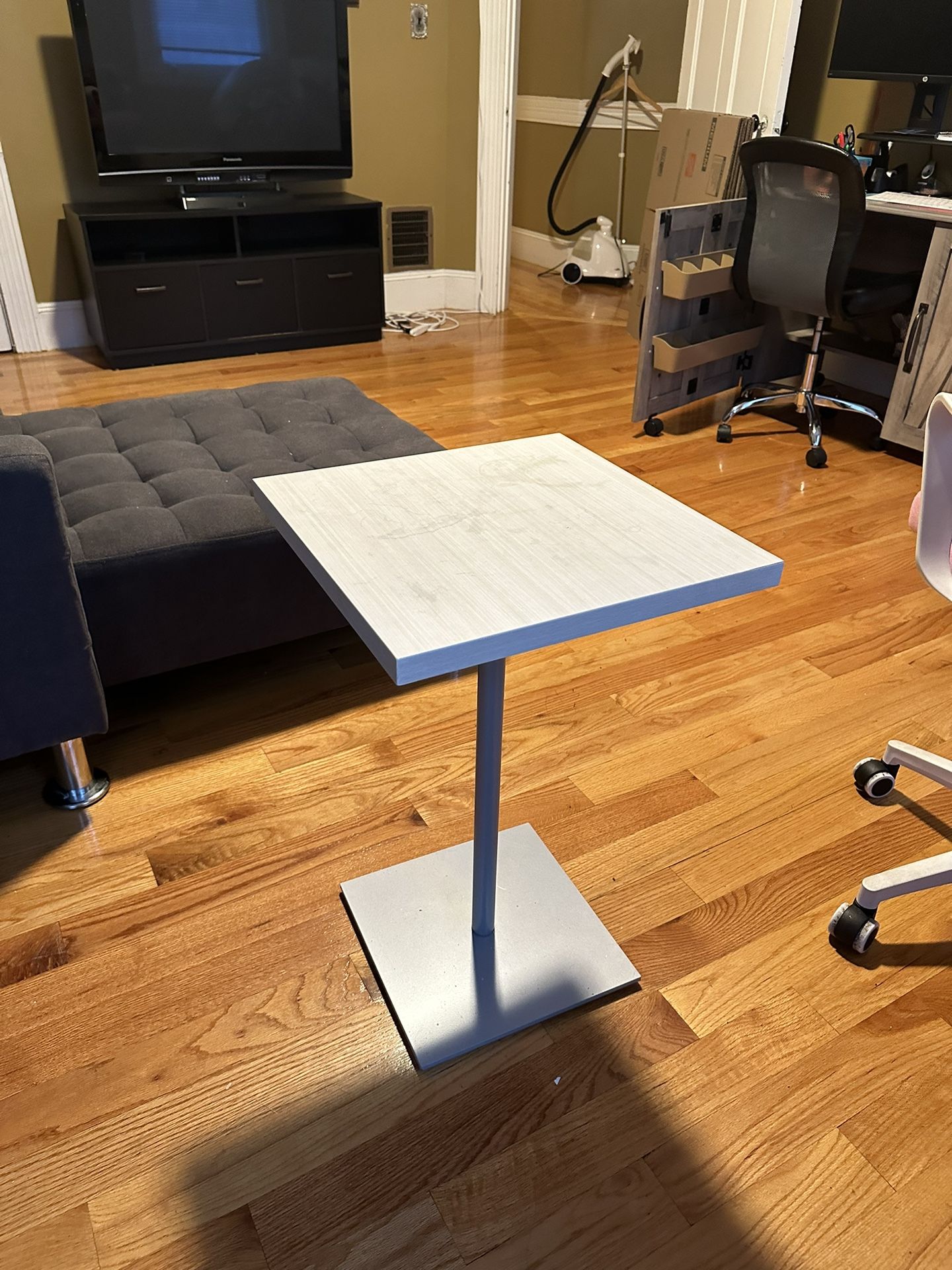 Free Side Table for Sale in Boston, MA OfferUp