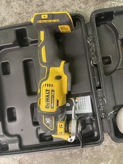 DEWALT Cordless Brushless 20-volt Max Variable Speed Oscillating Multi-Tool Kit