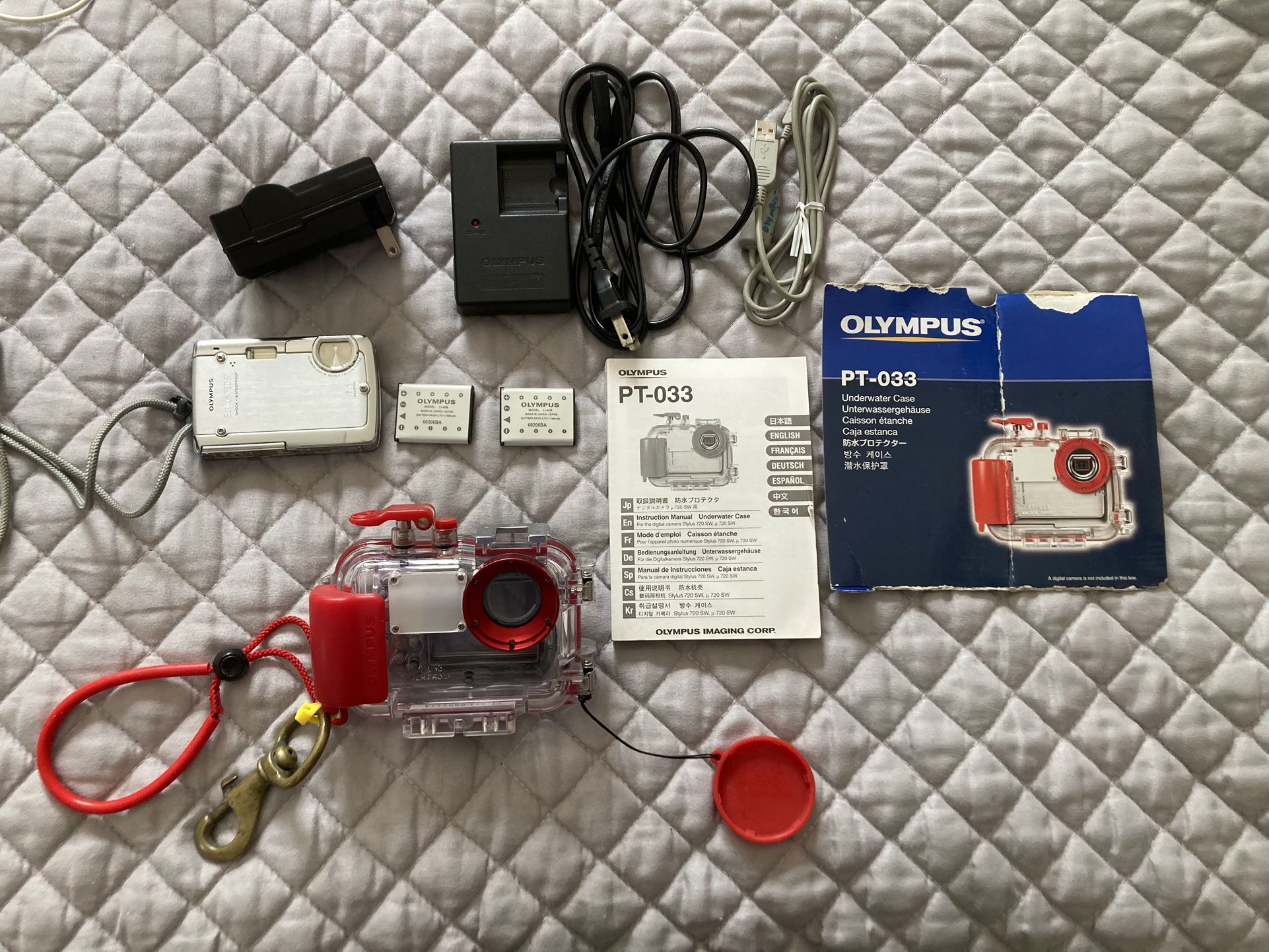 Underwater camera and housing – Olympus 720 and PT033 housing