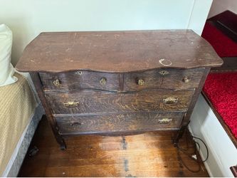 Antique Tiger Oak Serpentine Front Dresser / Chest
