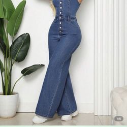 Vendo Jumpsuit Es De SHEIN Esta Nuevo