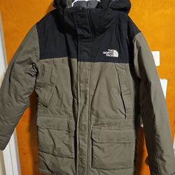 North face jacket boys size large