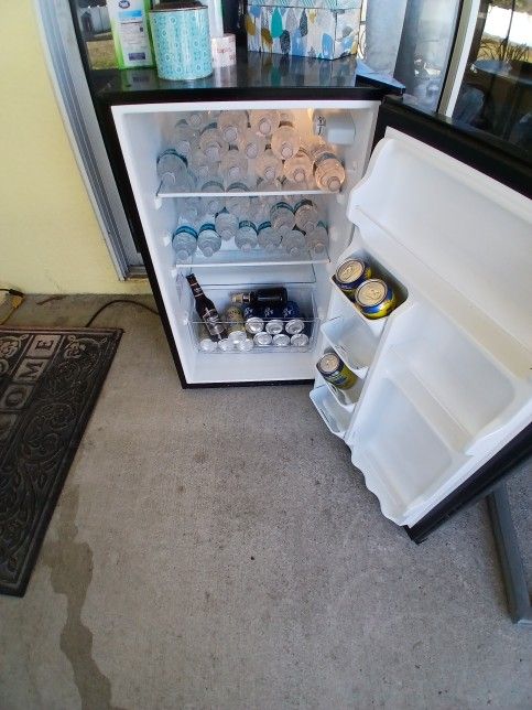 Mini Fridge 