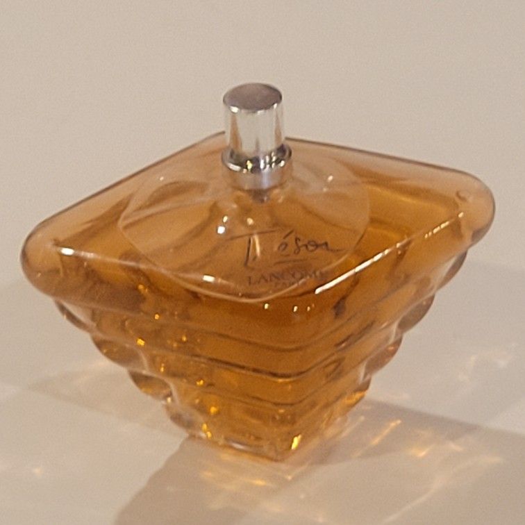 Tresor Lancome Paris 3.4oz 100ml Eau De Parfum Spray Missing Cap 99% 
full. See the photos