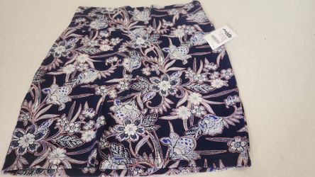 N. Peoria Charlotte Russe skirt size medium elastic waist form fitting Description Has Pickup Location Options