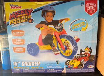 Fly Wheels Disney Mickey and the Roadster Racers 15” Junior Cruiser