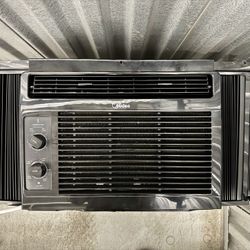 Window Unit Air Conditioner