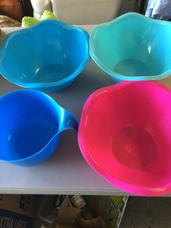 Plastic containers