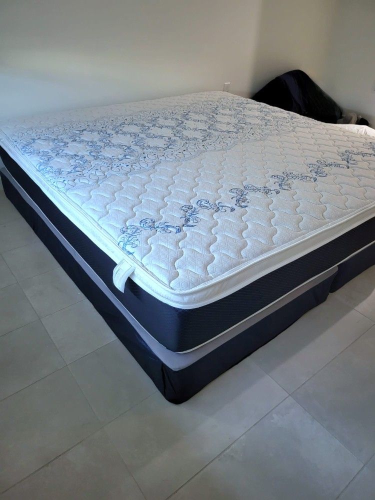 NEW KING PILLOWTOP SET MATTRESS AND BOX SPRING 3PCS