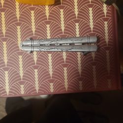 Metal trainer butterfly knife