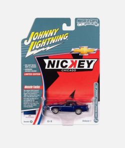 Johnny Lightning Muscle Cars Nickey 2002 Chevy Camaro ZL1 Metallic Blue 1:64 Die cast