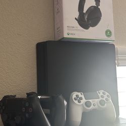 PS4 1tb + 3 Controllers And Headset 