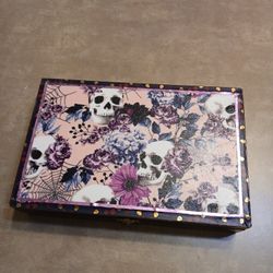 Skulls  Alterd Box 
