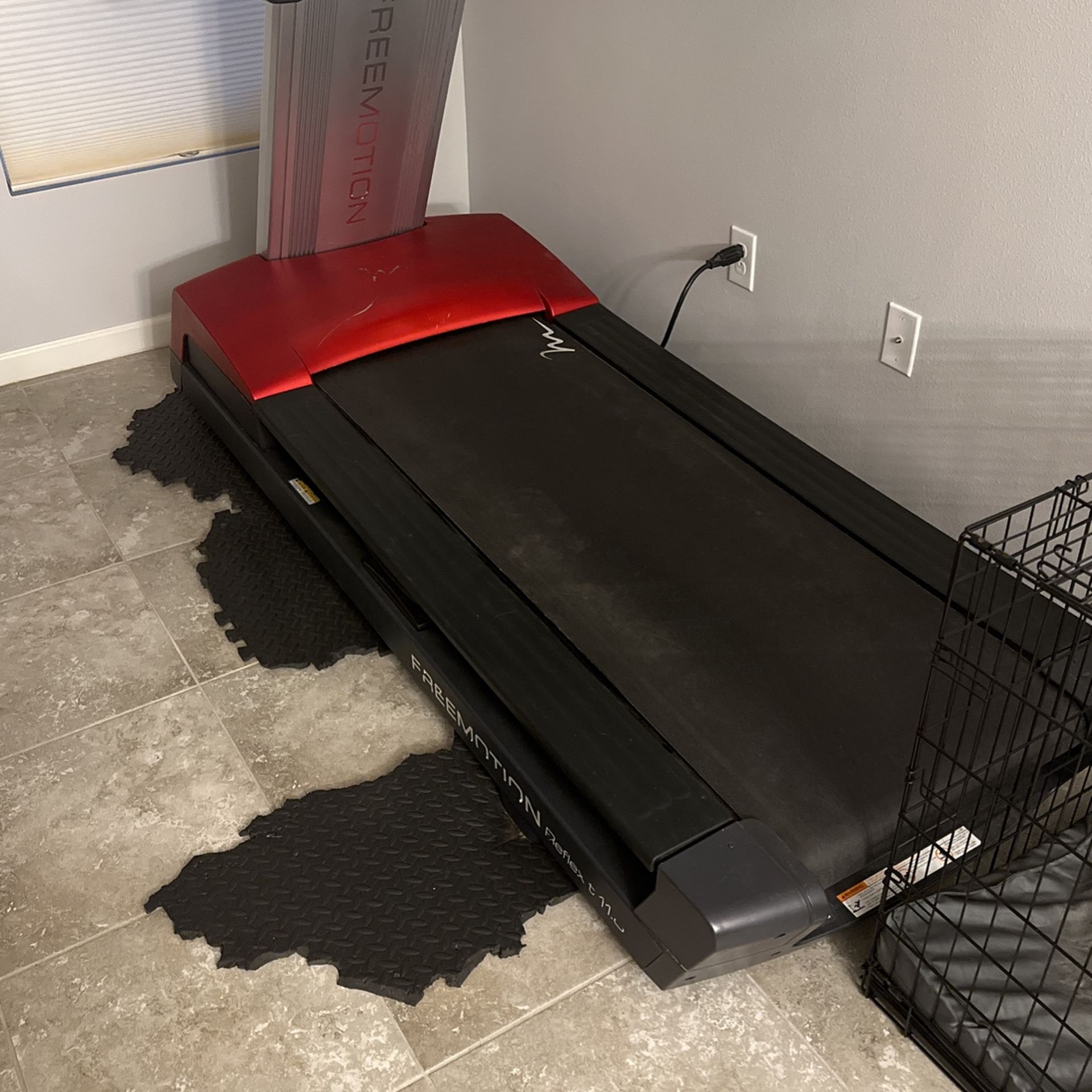 Used free motion Treadmill