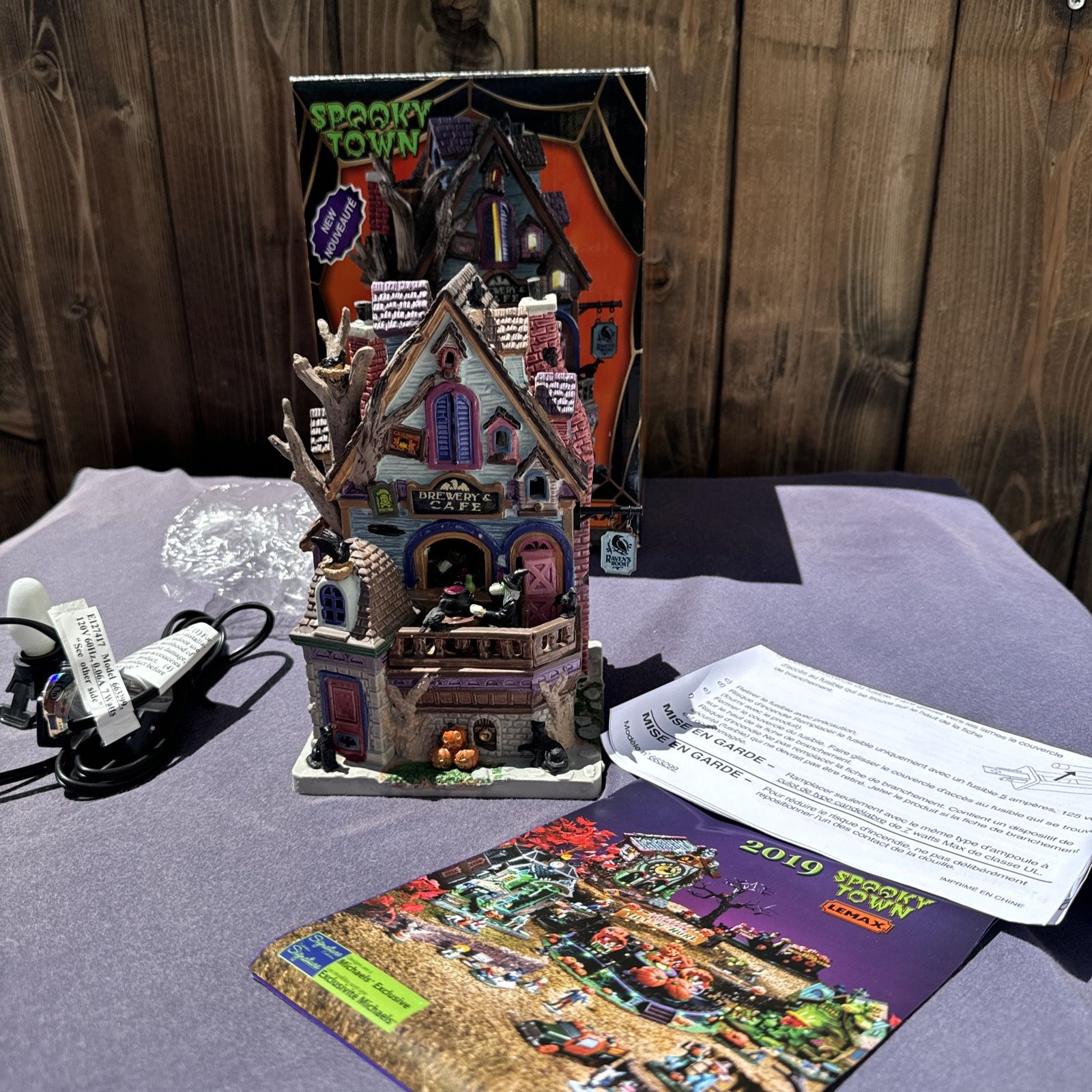 Lemax Halloween Spooky Town Raven’s Roost Brewery And Cafe Retired #95457