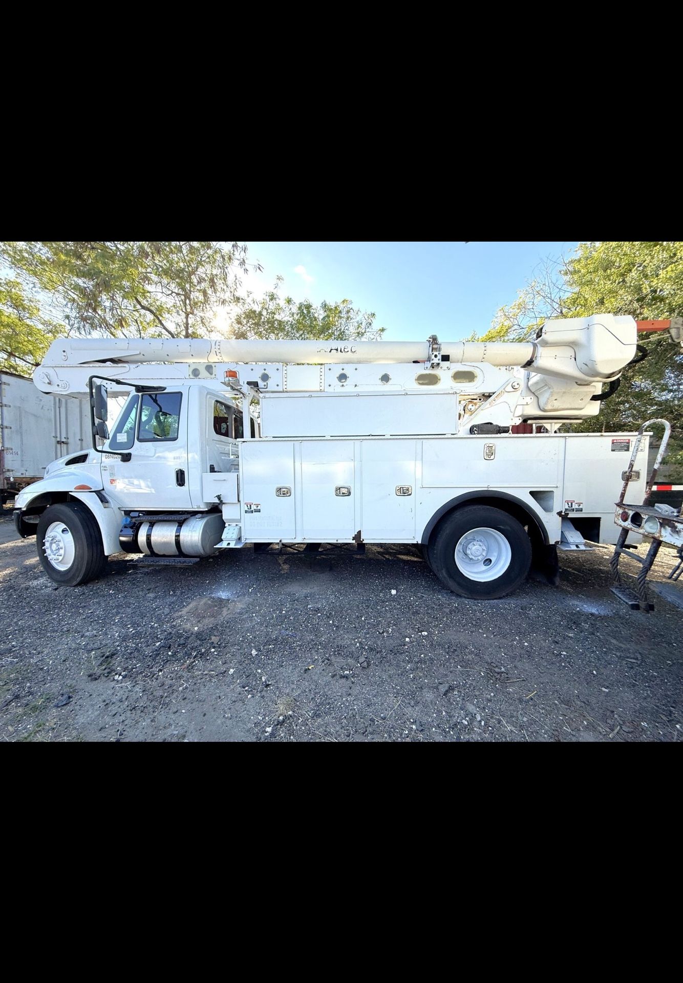 51100A2 TRUCK BUCKET INTERNATIONAL SBA 4X2 60 FEET ALTEC AM755.