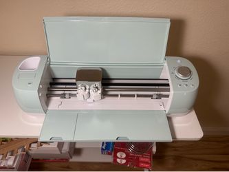 Cricut Explore Air 2 W/Accessories