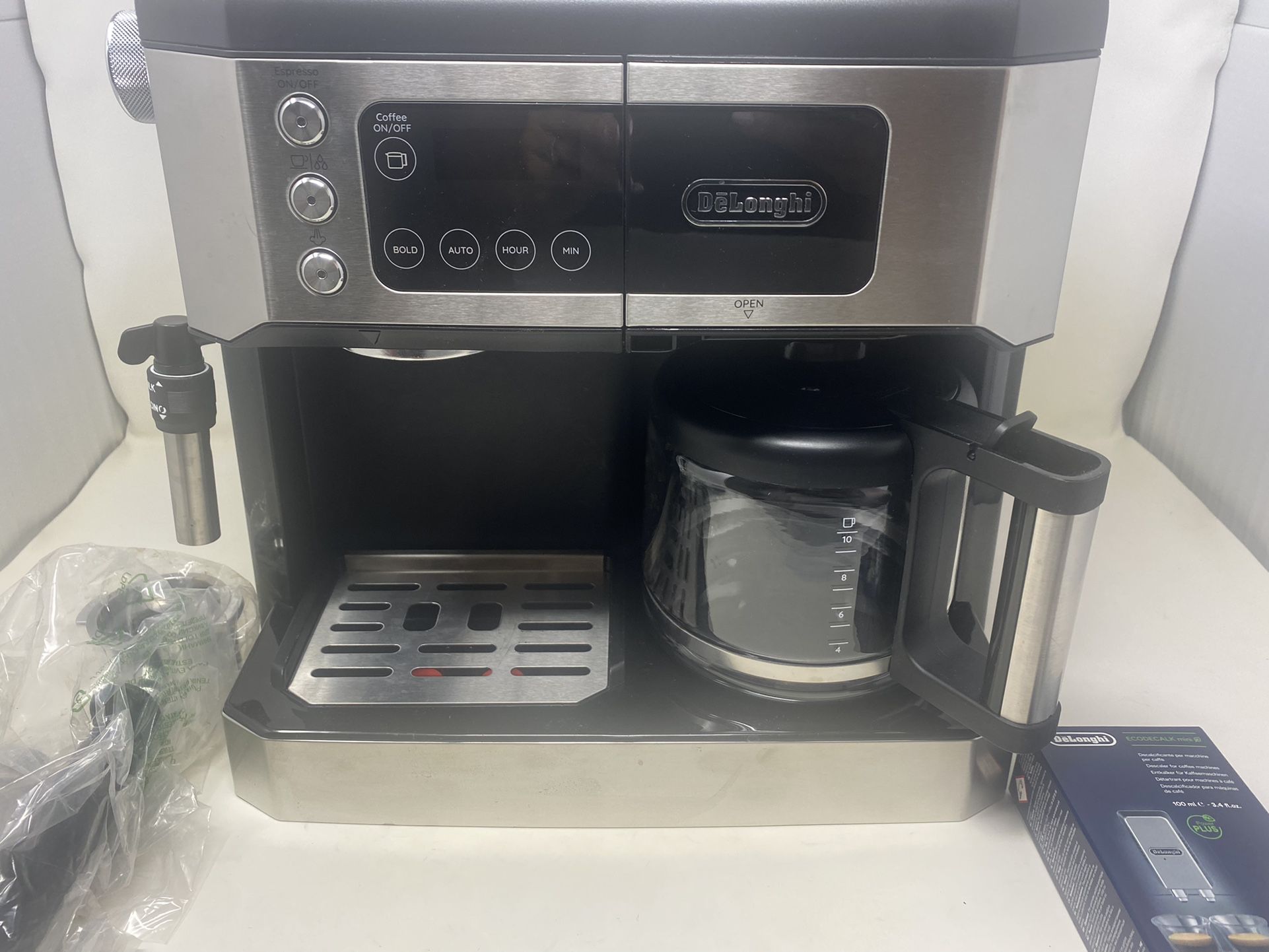 De'Longhi All-in-One Combination Coffee Maker & Espresso Machine + Advanced  Adjustable Milk Frother for Cappuccino & Latte + Glass Coffee Pot 10-Cup  for Sale in Los Angeles, CA - OfferUp