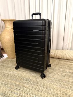 Hardside Large Spinner Suitcase