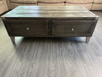 Lift top coffee table