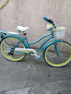 Women's Cruiser Bike with Basket