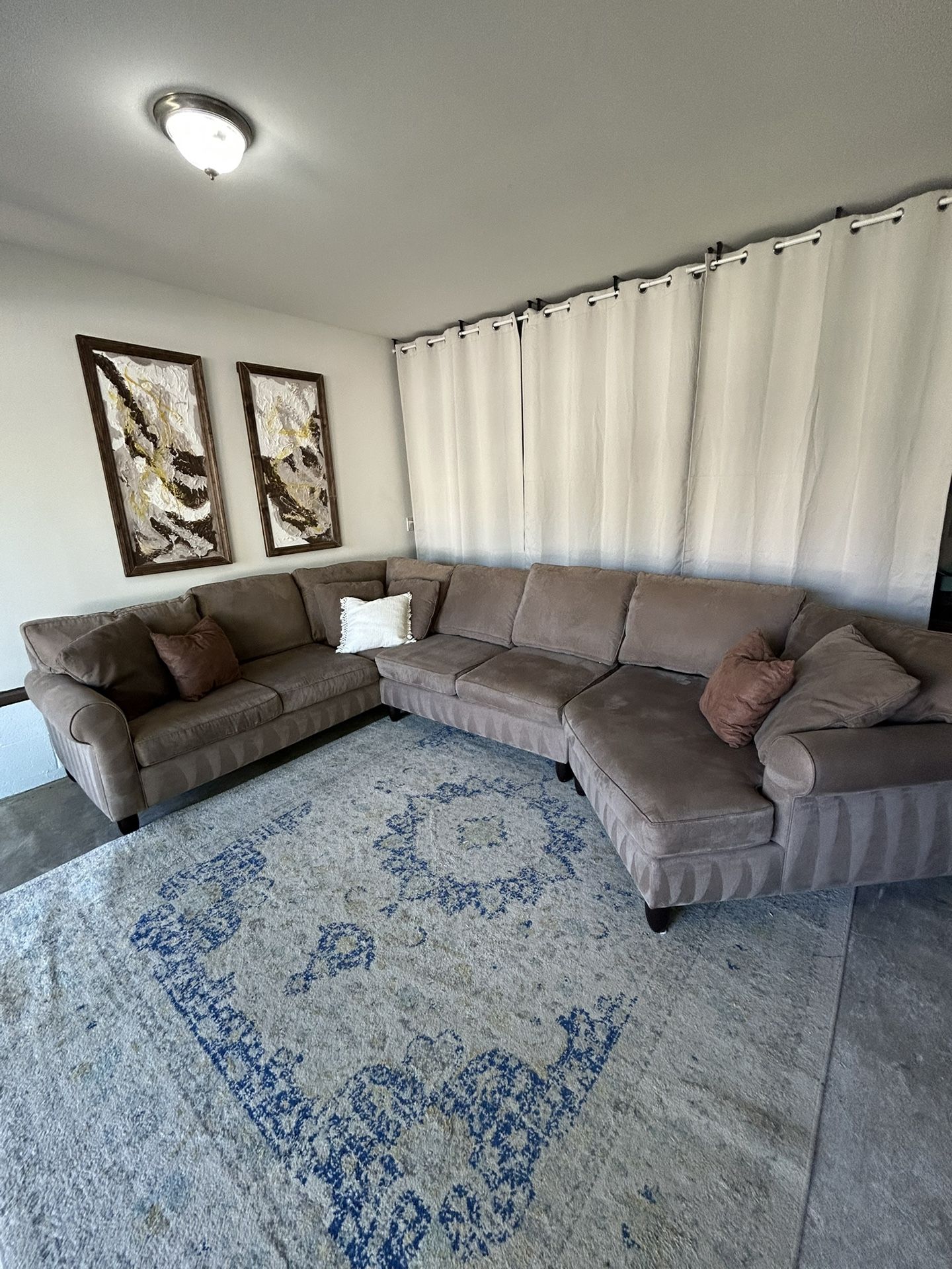 Havertys sectional with cuddler 🛻 Delivery Available🛻