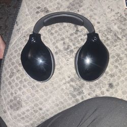 Mercedes benz BT headphones