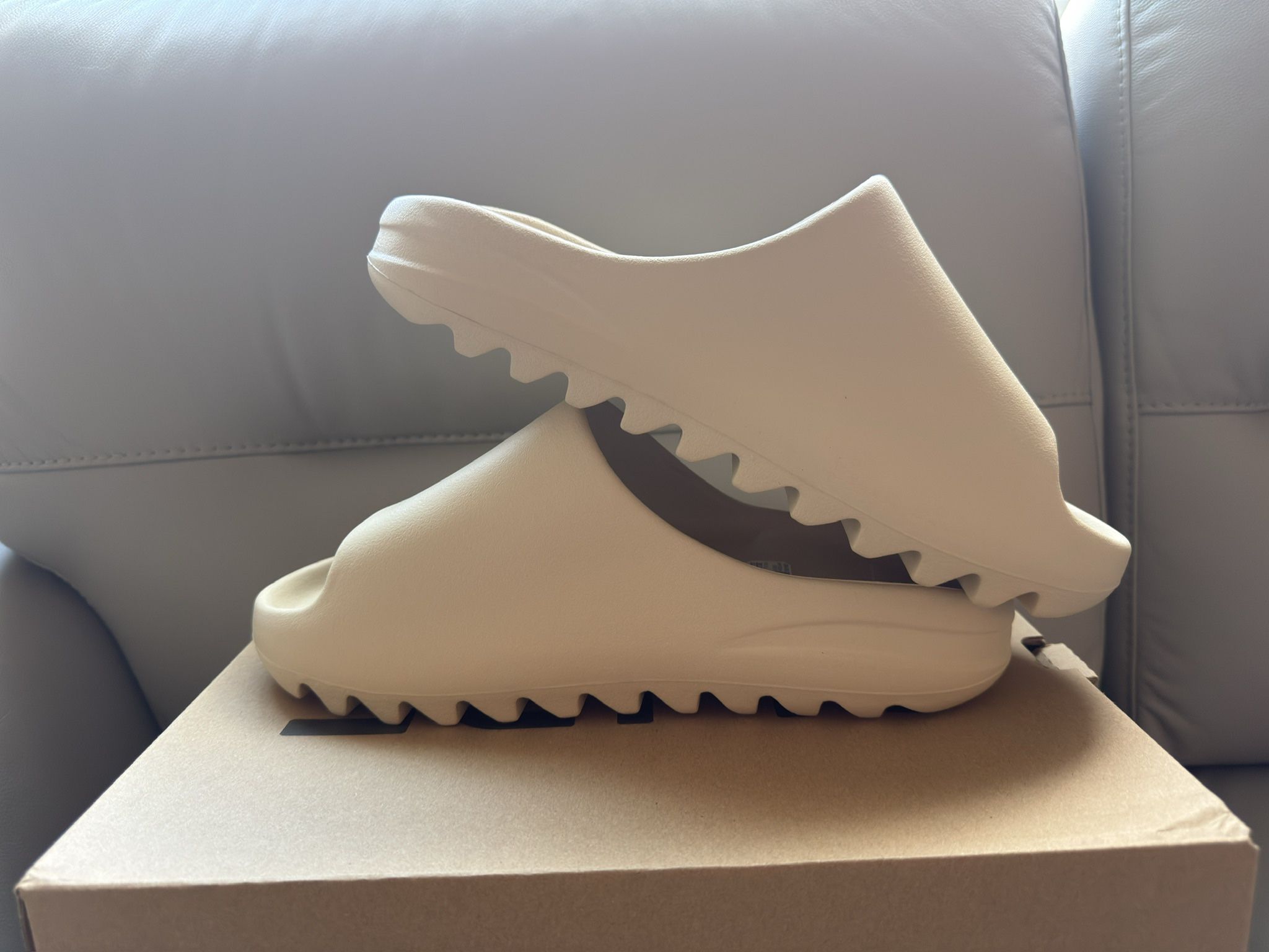 Yeezy Slide Bone 2022/2023 Restock) Size 12