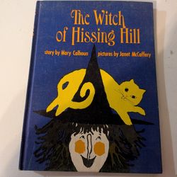 Vintage Misc Books Little Red Riding Hood, Bugs Bunny, The Witch Of Hissing Hill, Who's In Charge, 