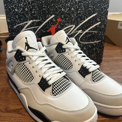 Jordan 4 Military Black 