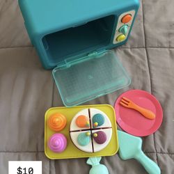 Toys For Sale / Venta de juguetes