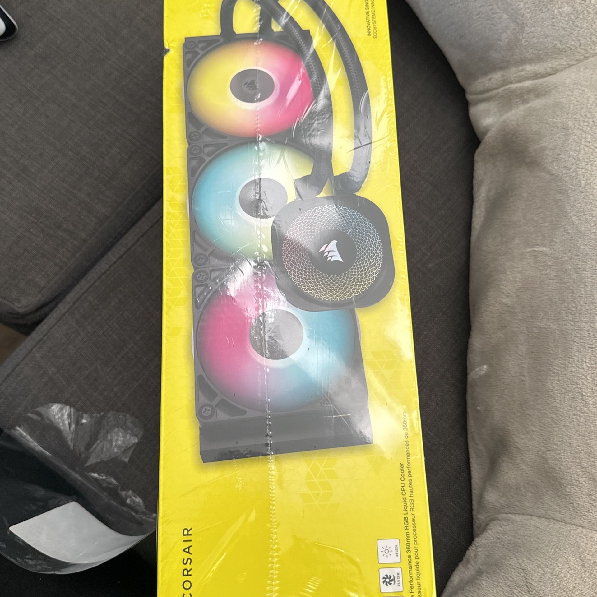 iCUE LINK TITAN 360 RX RGB