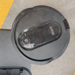 Shark Robot Vacuum 