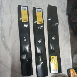 L-17 Mower Blade B1JD6017