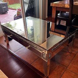 Coffee/Decoration Table