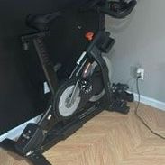 Like New Nordic Track Exercise bike 