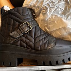 Vionic Janara Boot-New Size 9M 