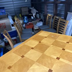 dinning table with 6 chairs