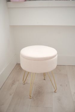 Vanity chair