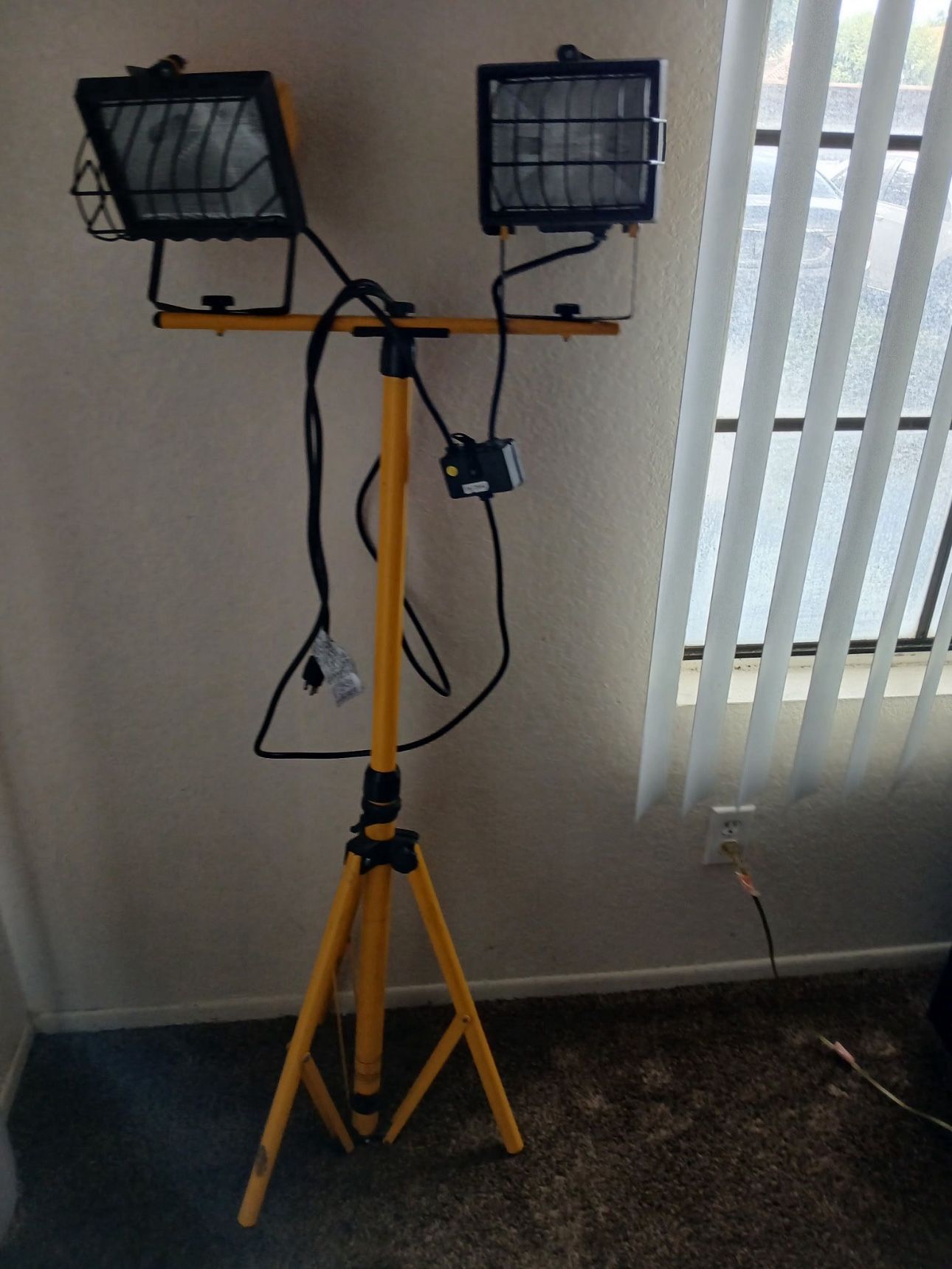 Dual Head Light Stand