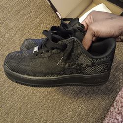 Air forces kobes SIZE 8 men