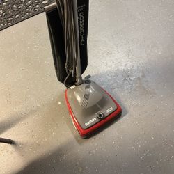 TRADITION® UPRIGHT VACUUM
