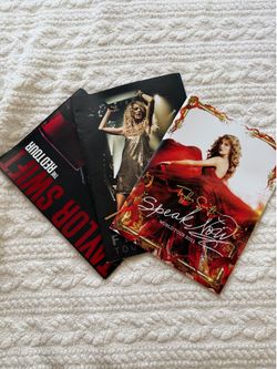 Taylor swift tour books