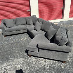 Comfy Nice Sectional Couch🔥🔥