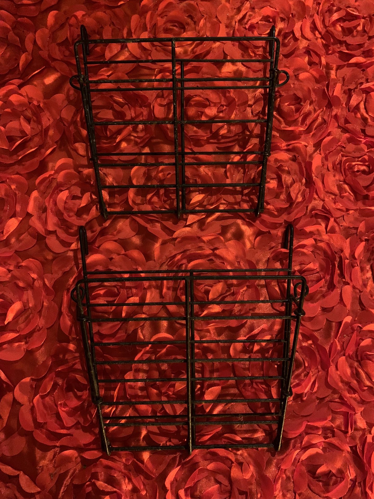 2 Hay Feeders Rabbits Guinea Pigs Pets