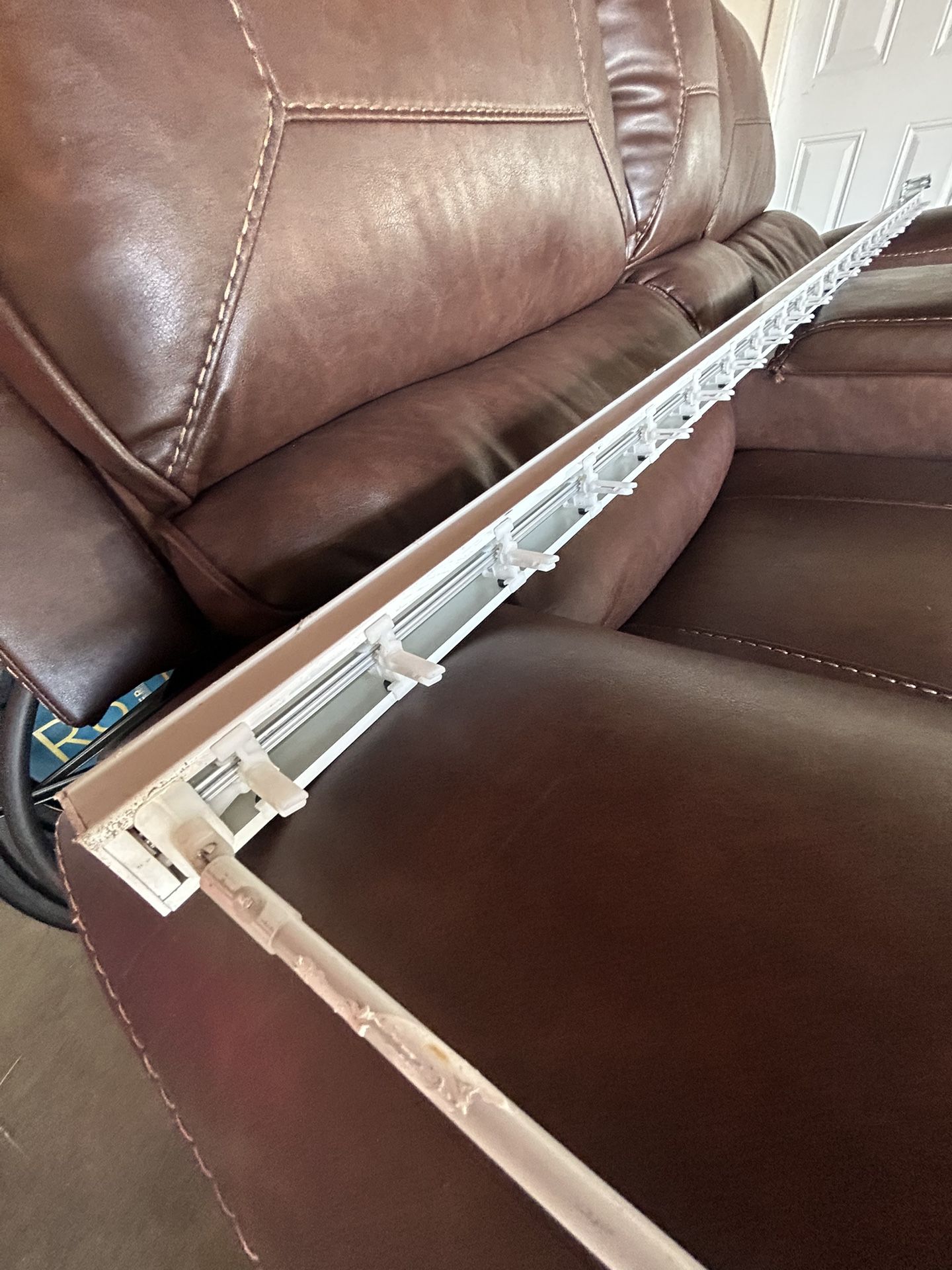 White Vertical Blinds Head Rail for Sliding Doors or Windows