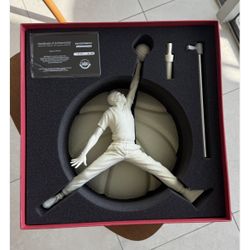 Michael Jordan  Sculpture Collection Ivory Edition Statue  