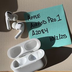 Apple AirPods Pro 1 With Wireless Charging